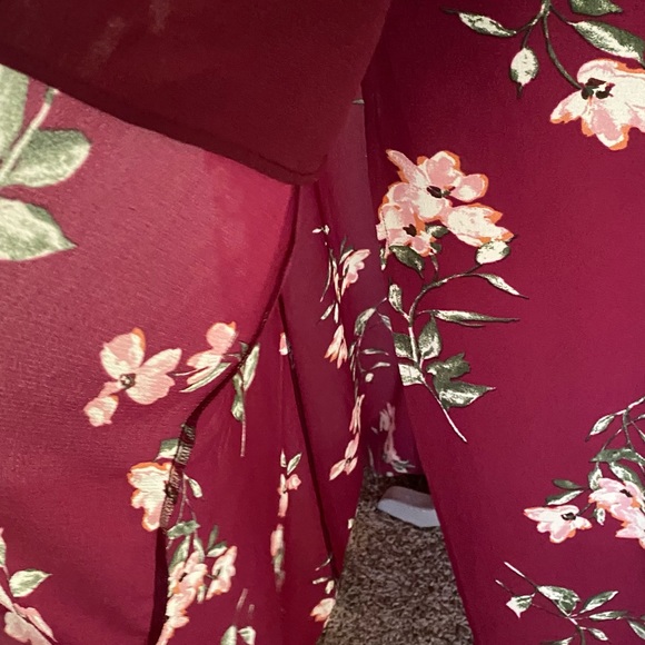 LULUS BURGUNDY FLORAL WRAP MAXI DRESS SIZE SMALL 🌟EUC🌟 - Picture 5 of 16